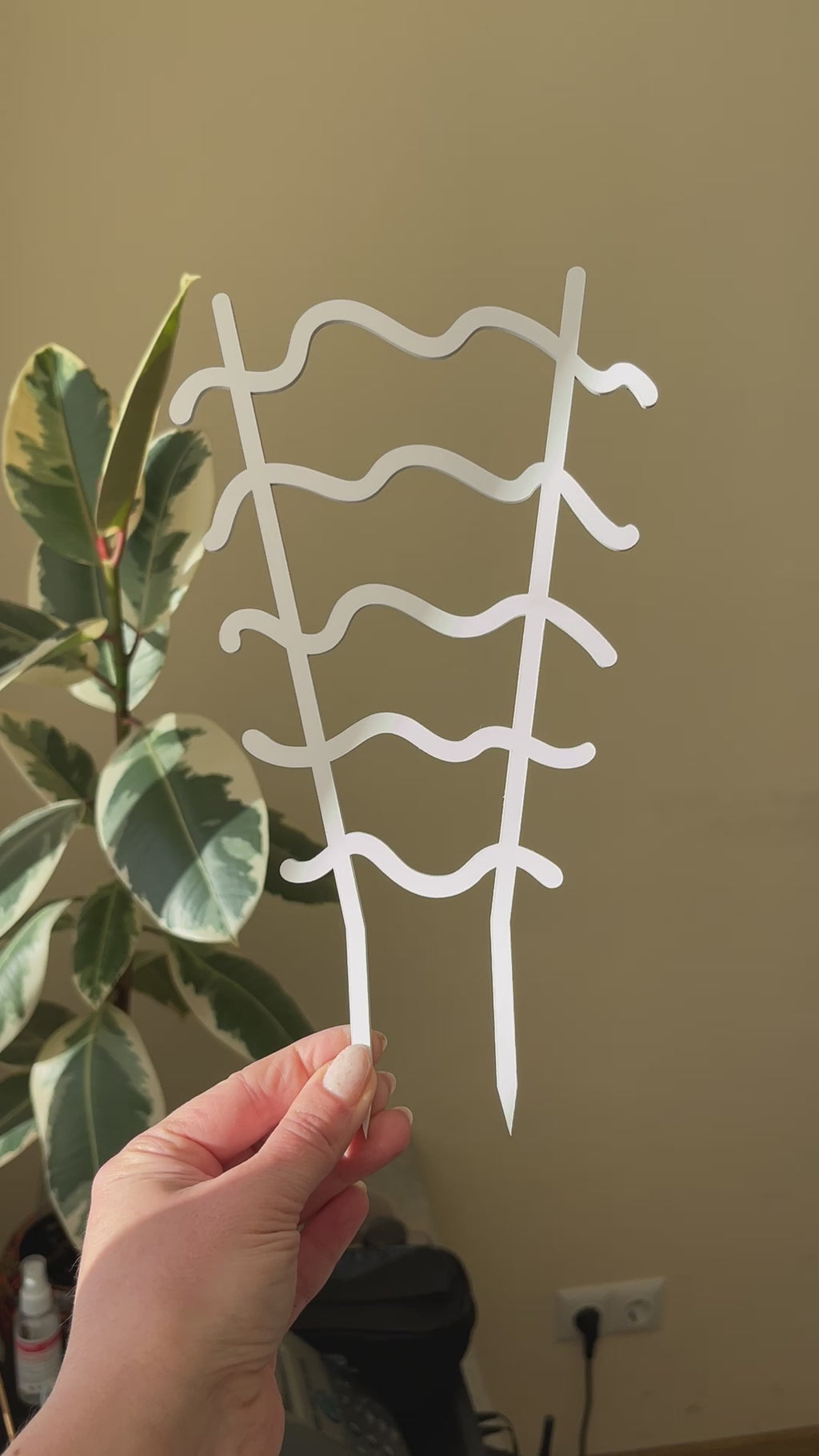 Indoor Trellis for Climbing Plant | White preview